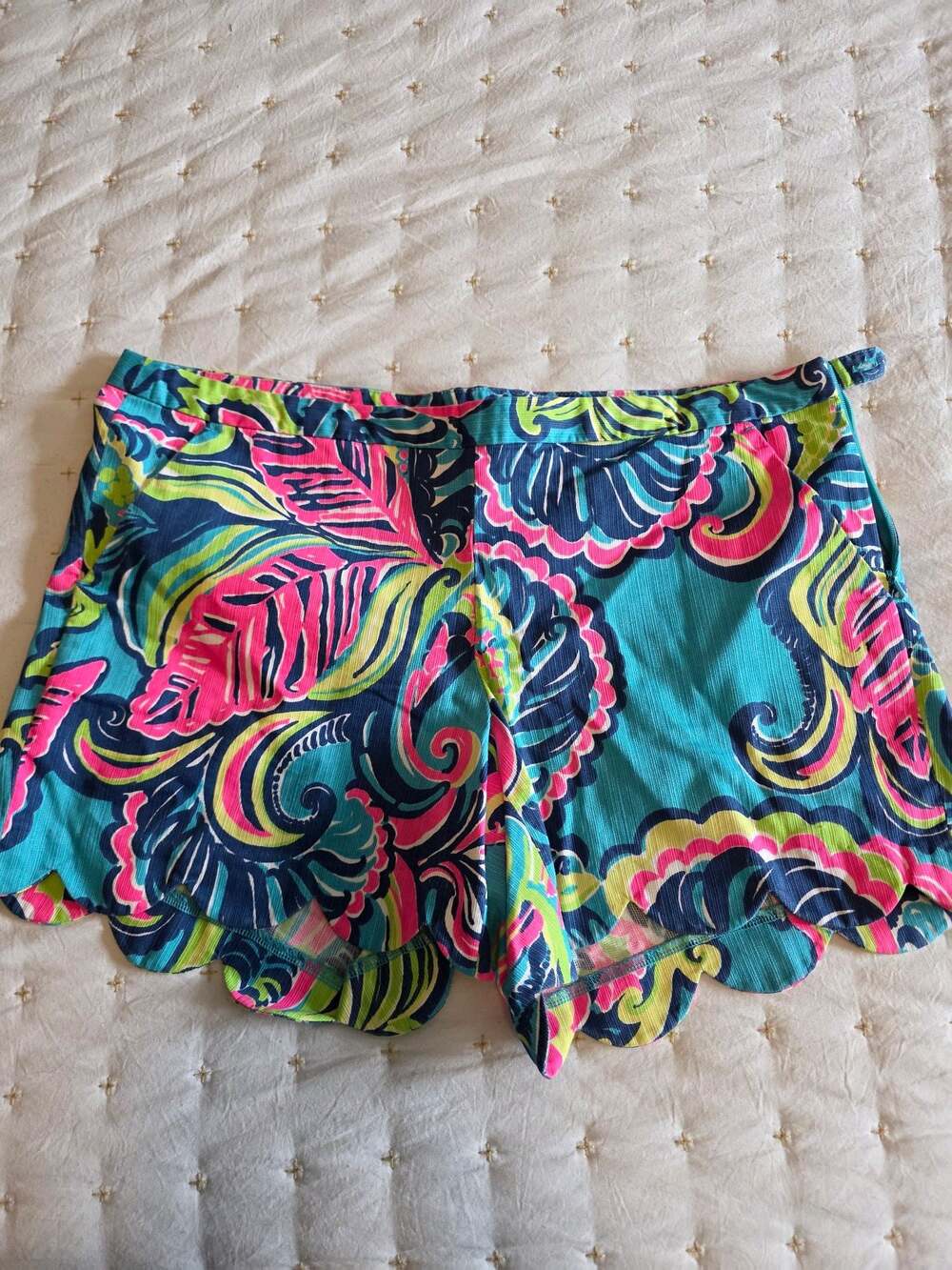 Lilly Pulitzer Buttercup Scalloped Hem Cotton Shorts Floral Print Size 8